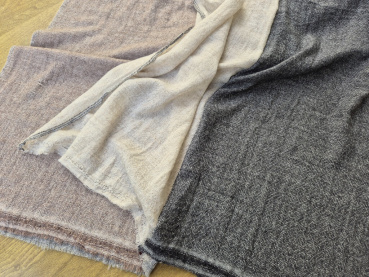 Preview: Schal im 4-Schichten-Design – handgewebtes Kaschmirgewebe von Local Women’s Handicraft Nepal